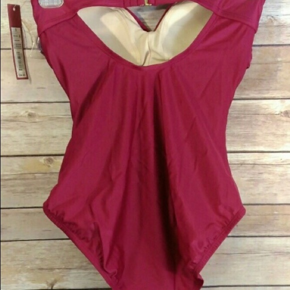 Swimsuit - Picture 3 of 3